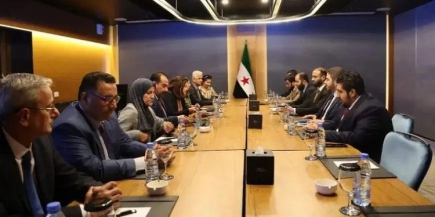باحثون وناشطون من إدلب: التمثيل الحقيقي لجميع المكونات مفتاح بناء سوريا 