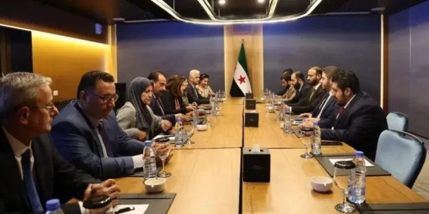 باحثون وناشطون من إدلب: التمثيل الحقيقي لجميع المكونات مفتاح بناء سوريا