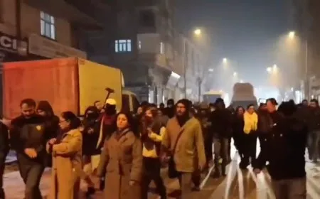 مسيرات داعمة لمقاومة أحياء حلب المحاصرة في مدن شمال كردستان