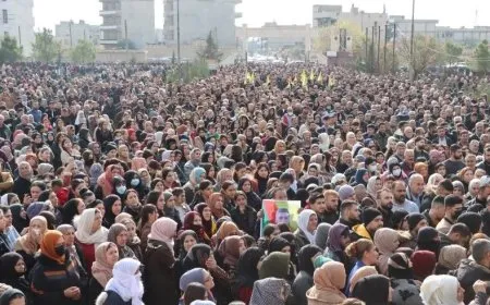 حشود غفيرة تنزل إلى الساحات تضامناً مع أهالي الشيخ مقصود والأشرفية