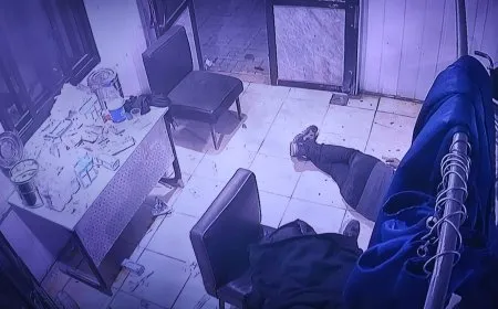 مرتزقة الحكومة المؤقتة يستهدفون مشفى الشهيد خالد فجر في حي الأشرفية