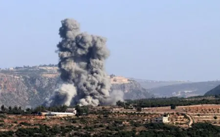 الجيش الإسرائيلي يعلن استهدافه مواقع في جنوب لبنان