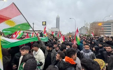 مسيرة جماهيرية في هولير تضامناً مع الأحياء المحاصرة في حلب