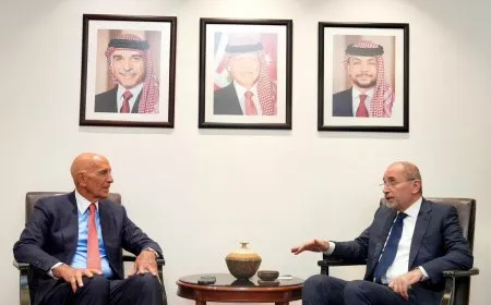 باراك والصفدي يؤكدان دعم الجهود الهادفة إلى تثبيت وقف إطلاق النار في حلب