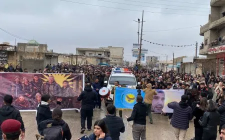 انطلاق موكب تشييع جثامين القيادي زياد حلب والمقاتلَين بروسك ومالك 