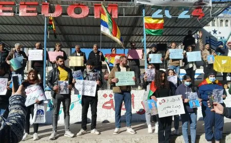 وقفة تضامنية في ساحة الكرامة بالسويداء مع شمال وشرق سوريا