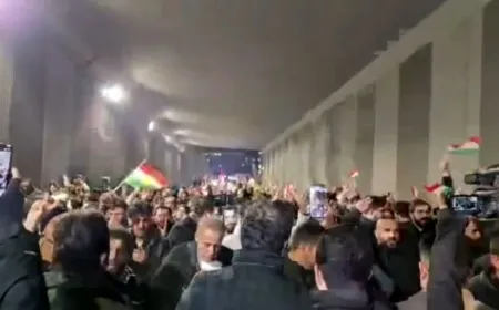 أهالي السليمانية وهولير ينتفضون من أجل روج آفا
