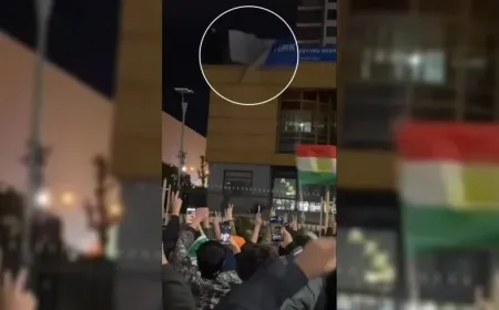 أهالي دهوك يتظاهرون أمام مركز الفيزا التركية رفضًا لهجمات ضد روج آفا