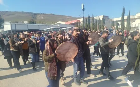 حشود غفيرة تصل إلى معبر سيمالكا لاستقبال أبناء جنوب كردستان 