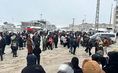 أهالي كوباني يخرجون لاستقبال المقاتلين والمقاتلات الذين كانوا يحمون سجن الأقطان