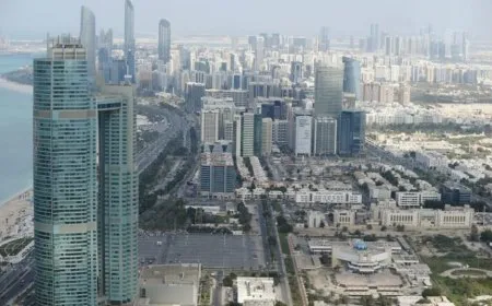 بدء المحادثات بين روسيا وأوكرانيا والولايات المتحدة في أبو ظبي