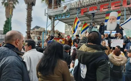 وقفة تضامنية في السويداء مع أهالي روج آفا ضد هجمات مرتزقة الحكومة المؤقتة