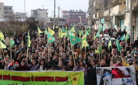 حشود غفيرة في كوباني: سنقاوم بروح عام 2014