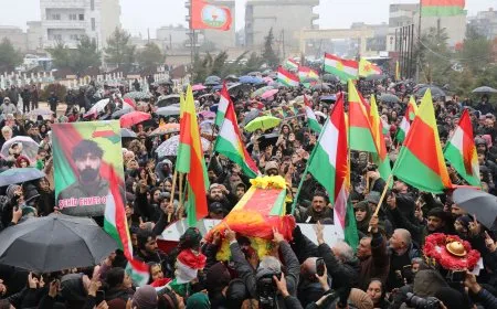 آلاف الكردستانيين في روج آفا يودّعون شهيد جنوب كردستان أحمد عمر