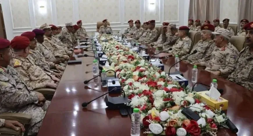 اجتماع عسكري يمني يدعو لتوحيد الجهود والمواجهة ضد الحوثيين