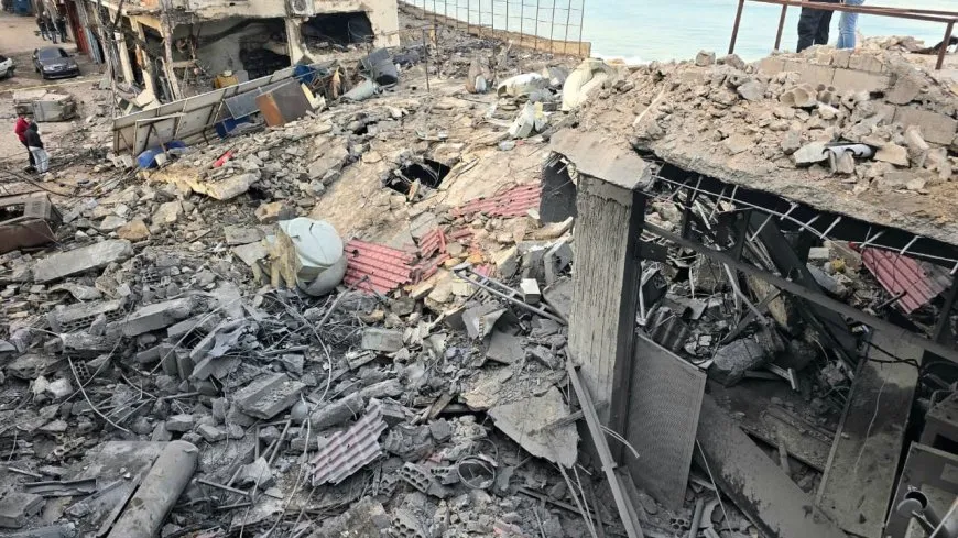 الجيش الإسرائيلي يعلن استهداف مواقع لحزب الله وحماس في لبنان
