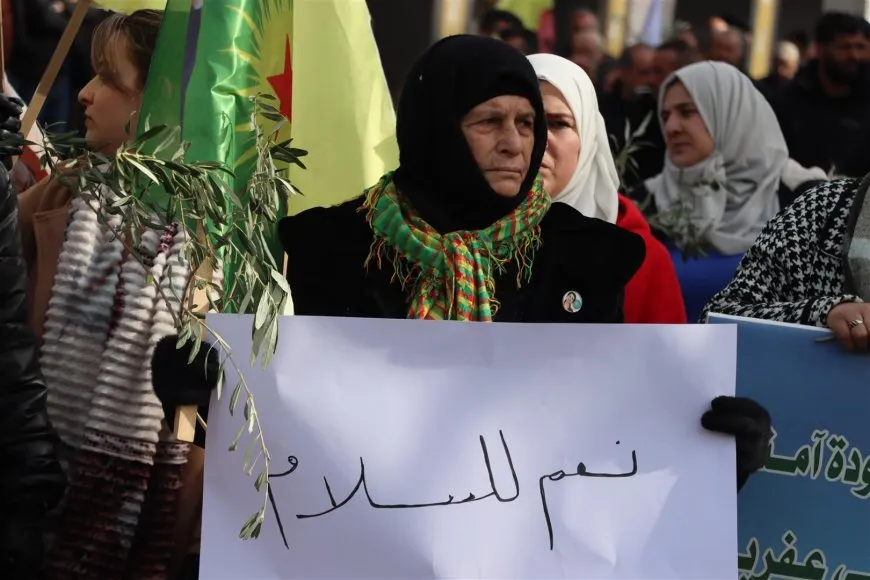أهالي ديرك ينددون بالحصار والهجمات على حيي الشيخ مقصود والأشرفية