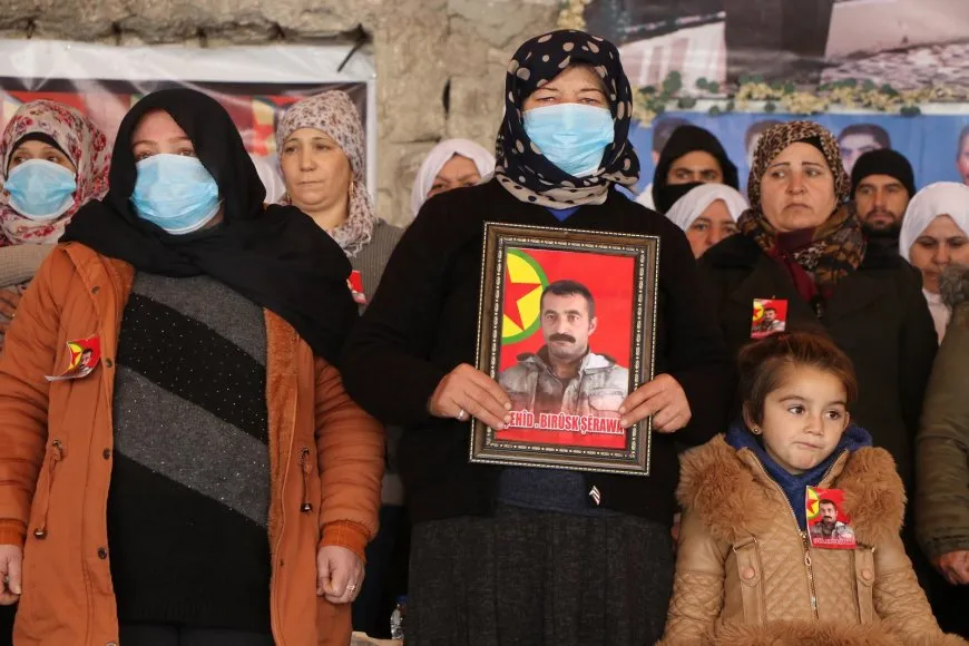 مراسم غيابية لمقاتل من قوات الدفاع الشعبي في حلب 