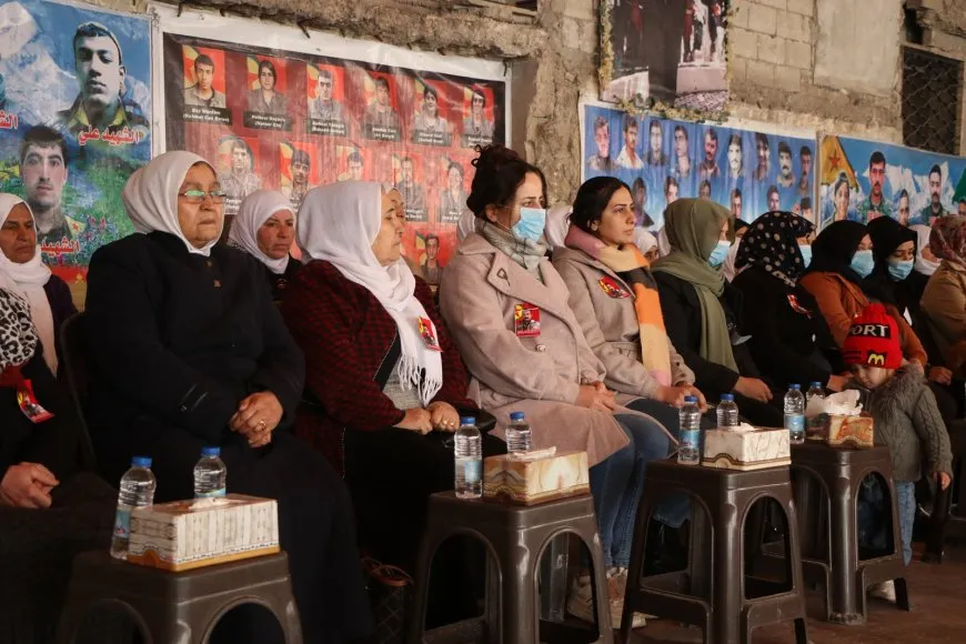 مراسم غيابية لمقاتل من قوات الدفاع الشعبي في حلب 
