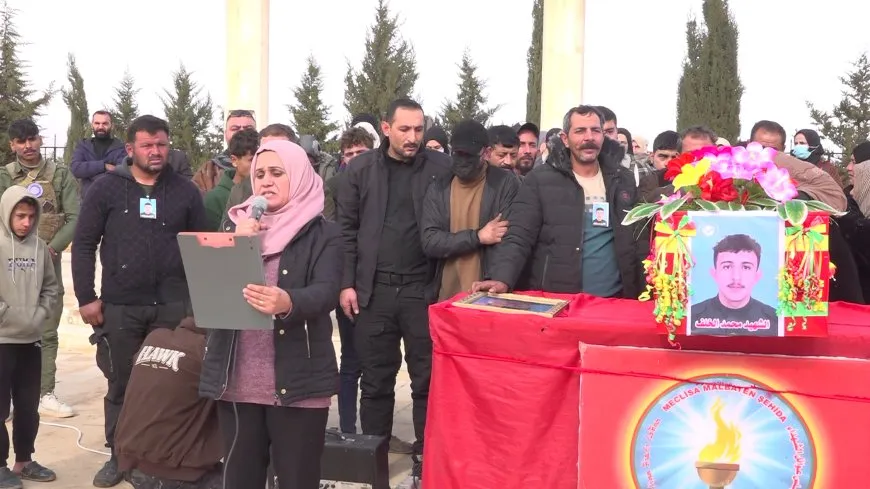 تشييع جثمان عضو من قوى الأمن الداخلي في مقاطعة الرقة