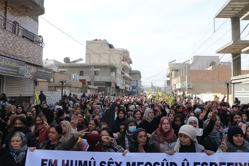 مسيرة جماهيرية حاشدة في الحسكة دعماً لمقاومة الشيخ مقصود والأشرفية