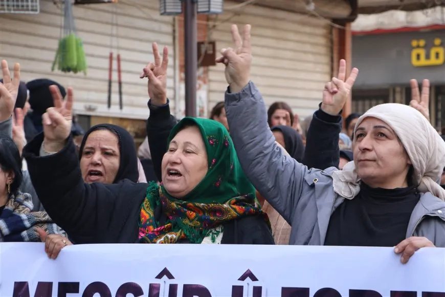 مسيرة جماهيرية حاشدة في الحسكة دعماً لمقاومة الشيخ مقصود والأشرفية