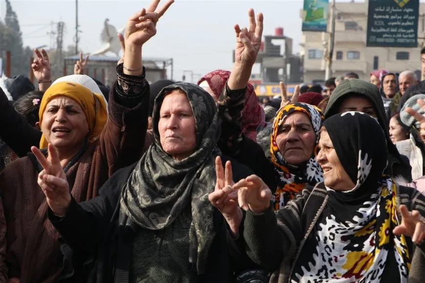 مسيرة جماهيرية حاشدة في الحسكة دعماً لمقاومة الشيخ مقصود والأشرفية
