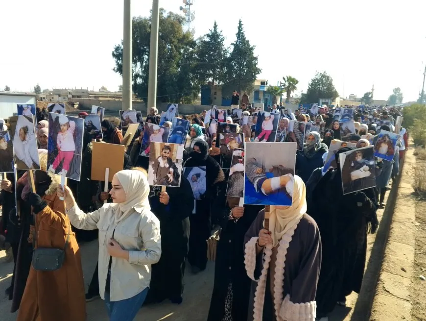 مظاهرات وبيانات تنديداً بهجمات حلب: استهداف المدنيين جريمة حرب وإرادة الشعوب لن تُكسر