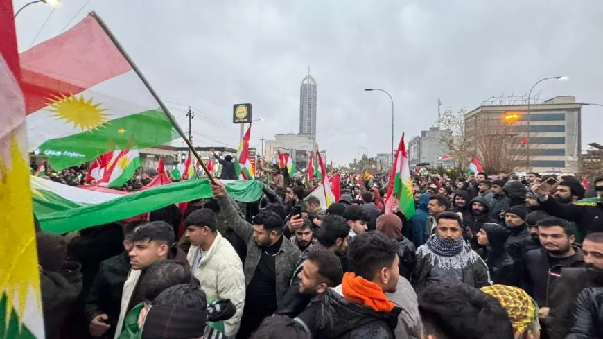 مسيرة جماهيرية في هولير تضامناً مع الأحياء المحاصرة في حلب