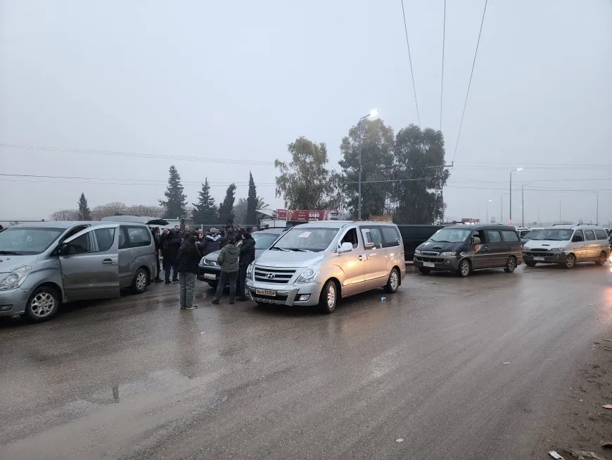 حشود من 8 مدن تتحرك باتجاه الطريق المؤدي إلى حلب