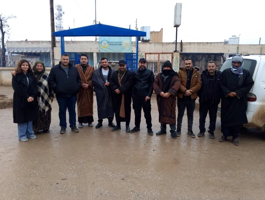 حشود من 8 مدن تتحرك باتجاه الطريق المؤدي إلى حلب