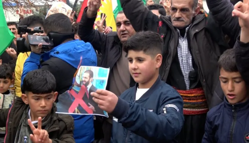مسيرات في شنكال وقلادزة داعمة لمقاومة حلب