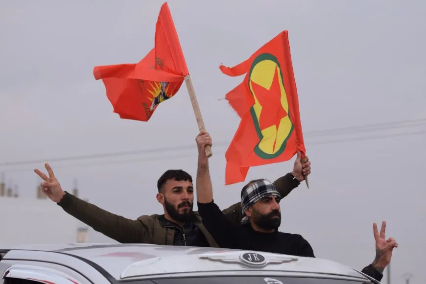الآلاف في قامشلو يستقبلون قافلة دعم الشيخ مقصود والأشرفية