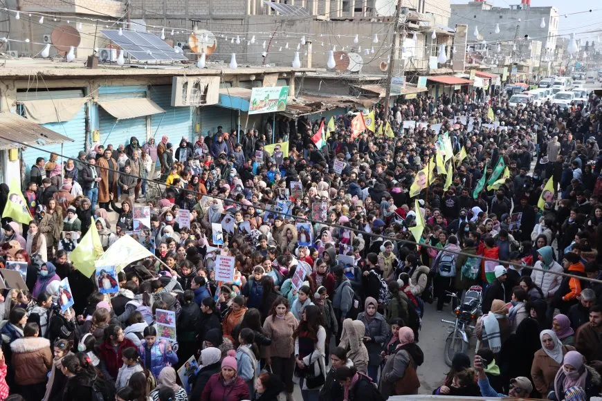 مسيرة في عامودا للتنديد بمجازر الشيخ مقصود والأشرفية وبني زيد