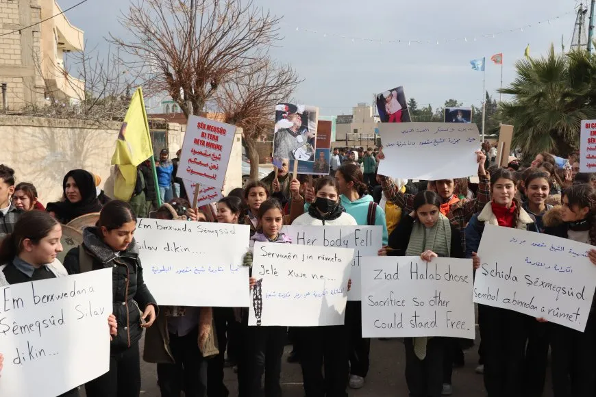 مسيرة في عامودا للتنديد بمجازر الشيخ مقصود والأشرفية وبني زيد