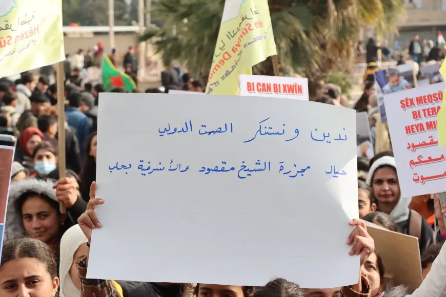 مسيرة في عامودا للتنديد بمجازر الشيخ مقصود والأشرفية وبني زيد