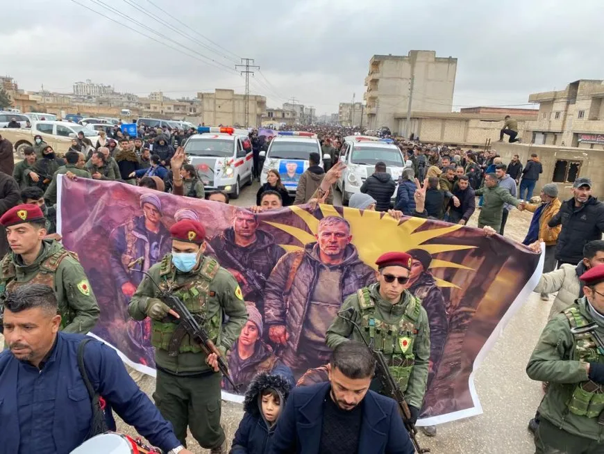 انطلاق موكب تشييع جثامين القيادي زياد حلب والمقاتلَين بروسك ومالك 