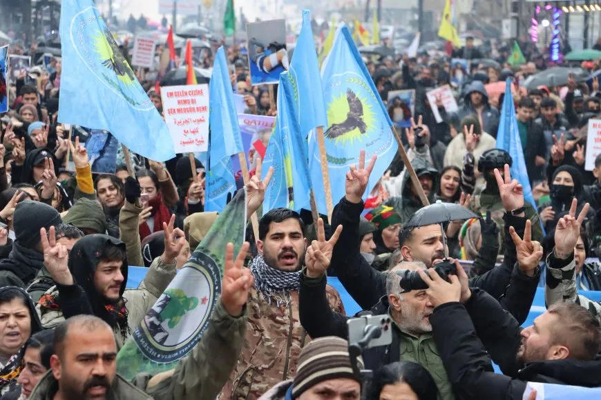 مسيرة جماهيرية في قامشلو استذكاراً للشهيد زياد حلب