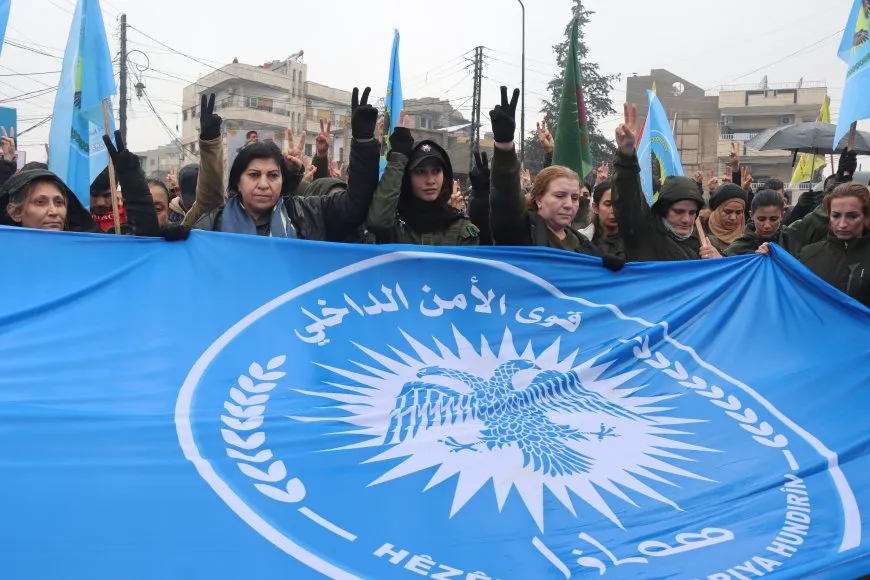 مسيرة جماهيرية في قامشلو استذكاراً للشهيد زياد حلب