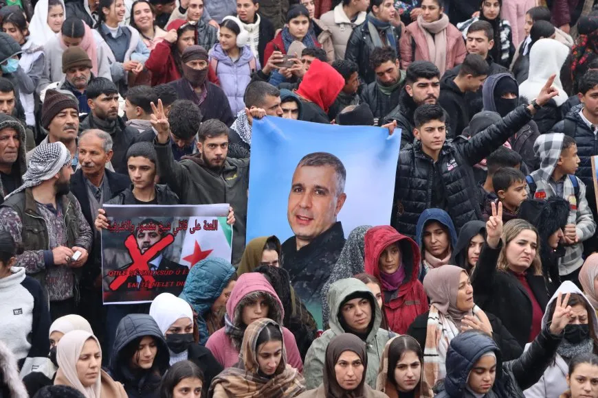 آلاف الأهالي يحتشدون رفضاً للهجمات على الشيخ مقصود والأشرفية