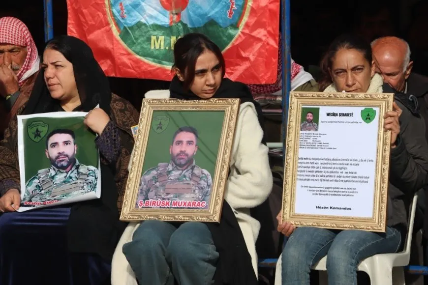 مجلس عوائل الشهداء في كوباني يقيم مراسم عزاء لشهداء الشيخ مقصود