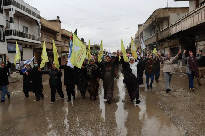 مسيرات داعمة لقسد ومنددة بالهجمات على شمال وشرق سوريا