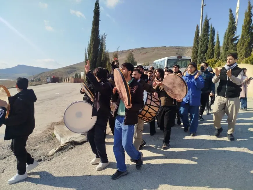 حشود غفيرة تصل إلى معبر سيمالكا لاستقبال أبناء جنوب كردستان 