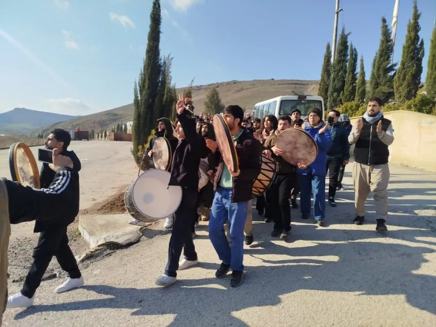 حشود غفيرة تصل إلى معبر سيمالكا لاستقبال أبناء جنوب كردستان 