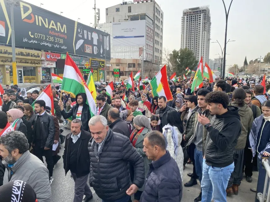 الآلاف من أهالي السليمانية يتظاهرون دعماً لمقاومة روج آفا