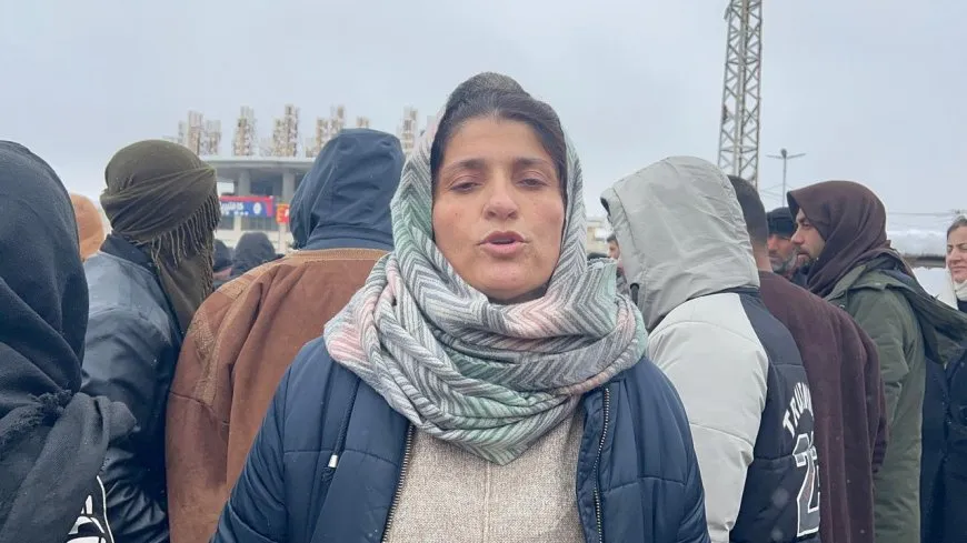 أهالي كوباني يخرجون لاستقبال المقاتلين والمقاتلات الذين كانوا يحمون سجن الأقطان