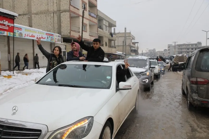 مشاهد لاستقبال المقاتلين والمقاتلات الذين كانوا يحمون سجن الأقطان