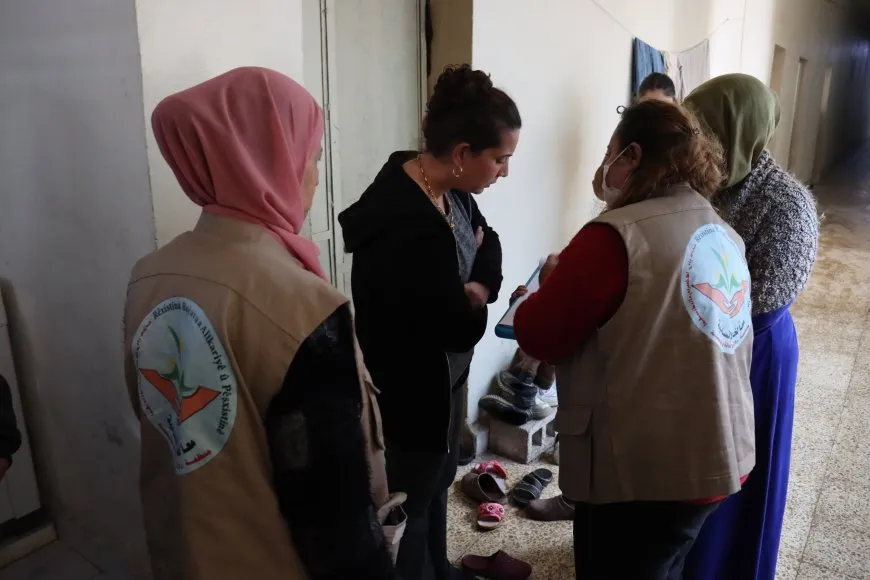 توزيع وجبات غذائية على المهجّرين