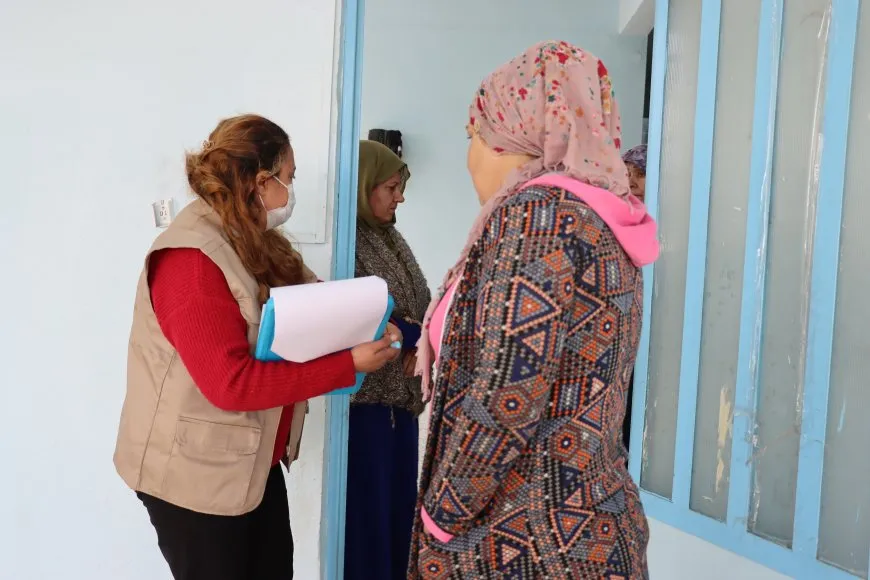 توزيع وجبات غذائية على المهجّرين