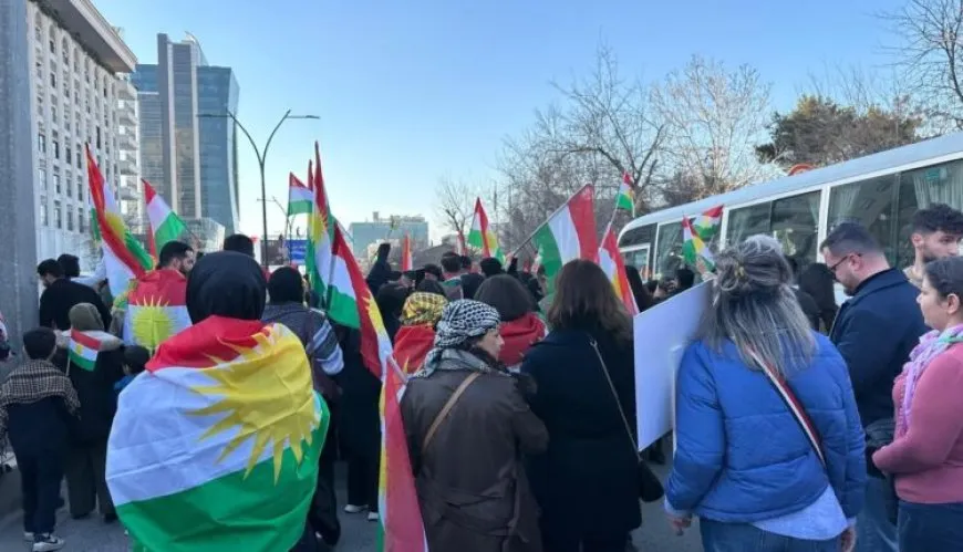 الآلاف من أهالي كركوك والسليمانية يؤكدون دعمهم لمقاومة روج آفا